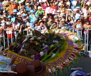 Feria de las Flores Fuente Uff Travel2